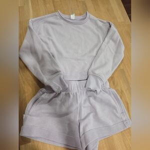 Yogalicious Girls Pastel Lilac Sweatshirt & Shorts Set Sz Small (7/8) GUC